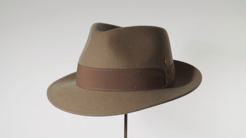 360 degree view of Manuel Wool Felt Fedora in Nougat (Tan).